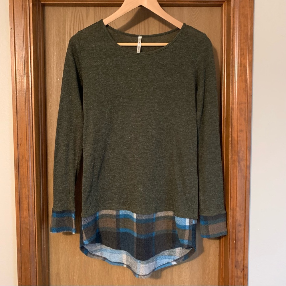Lightweight Tunic with Faux Layers - size S